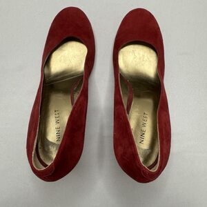 Nine West Red Suede Heels Women’s Size 8.5 Classic Round Toe Pumps Party Shoes